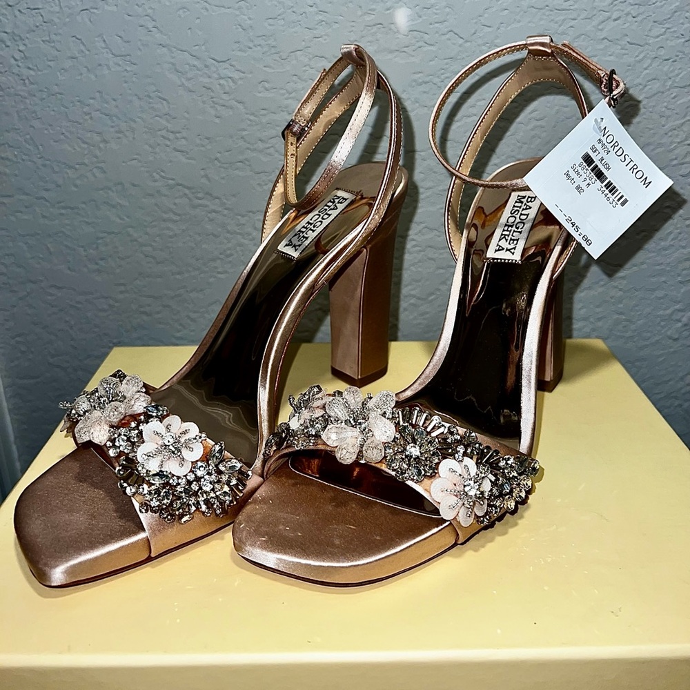 Finesse Ankle Strap Sandal 
Badgley Mischka Collection size 9